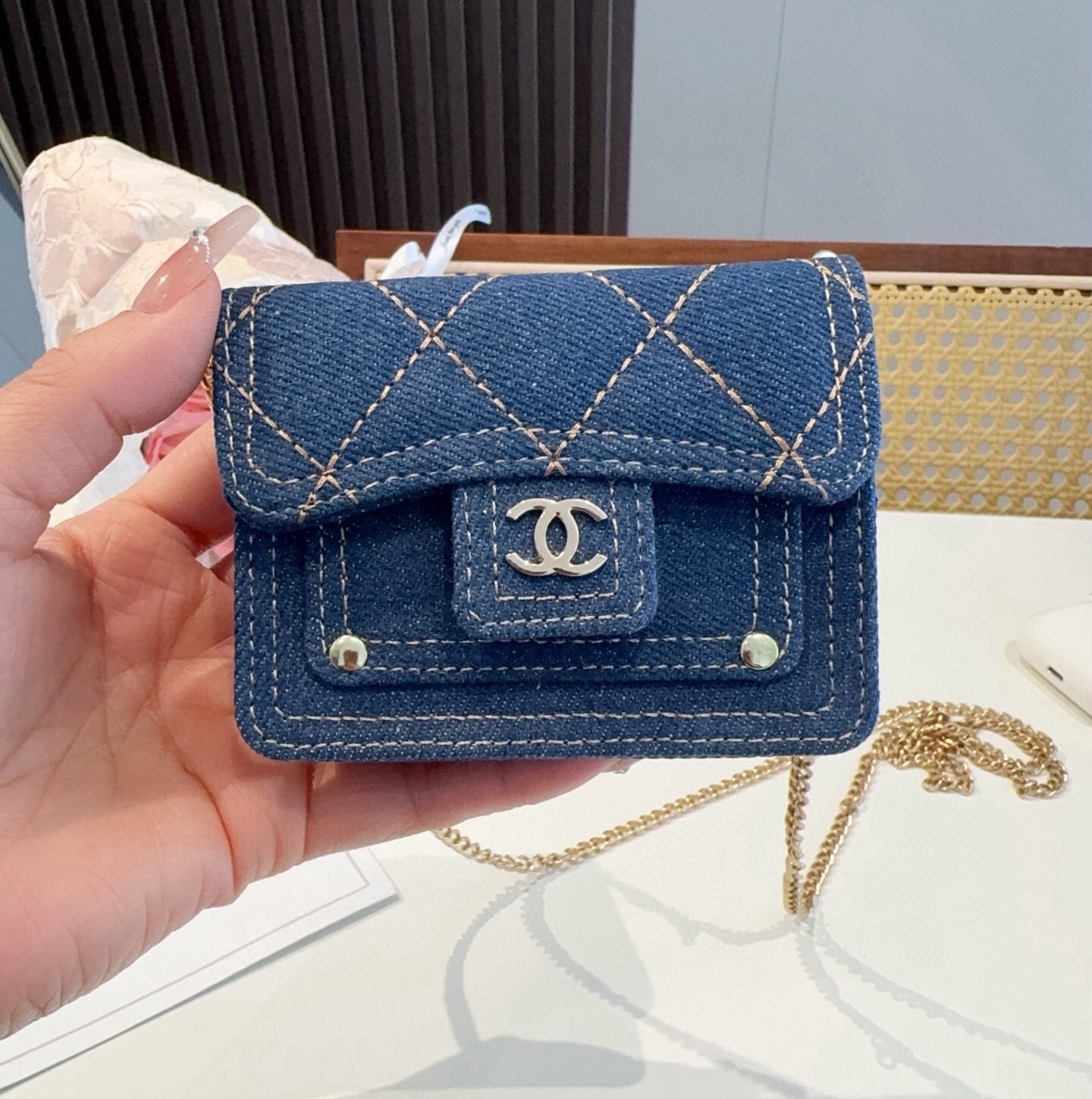 ❤️香奈儿CHANEL官网新款mini斜挎包包 零钱包👛搭配链条 可拆卸❤️可放耳机 纸巾 口红💄 钥匙 等小物件  尺