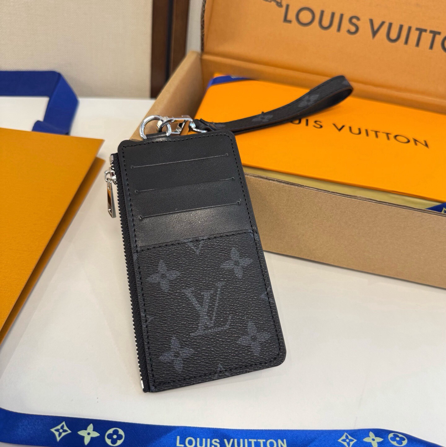 LV卡包零钱包 手腕带挂绳多个卡位 官网同步  