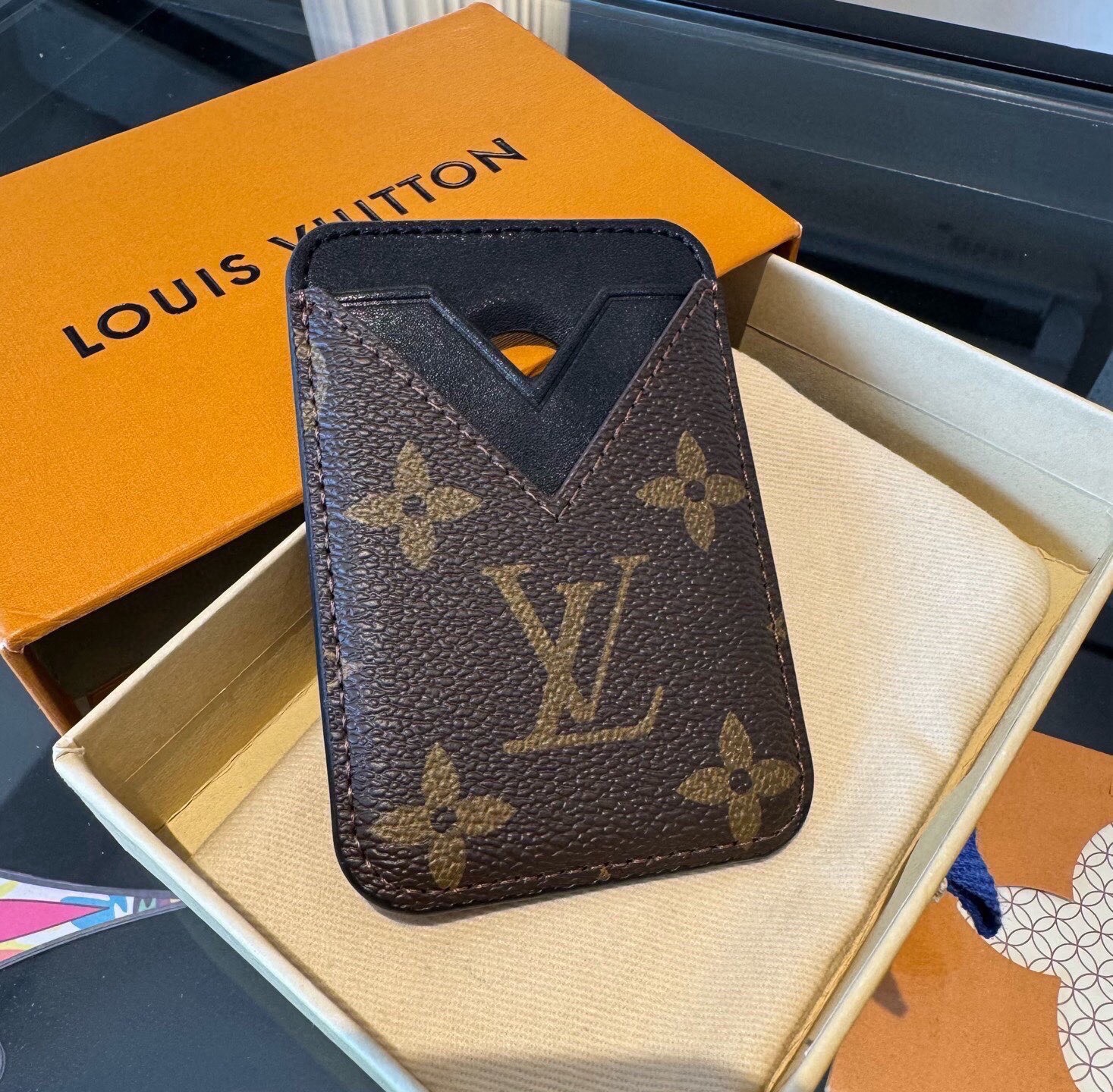 🔥LV官网磁吸卡包  手机磁吸卡包 顶级高品质[强]磁吸式卡夹，尺寸：长6.5*高9.5*宽0.5厘米