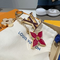 🔥LOUIS VUITTON官网钥匙扣 LV经典四瓣花设计,精钢电镀搭配精致珐琅 高品质 不是市面普通版本 优雅的珐琅是 🔥LOUIS VUITTON官网钥匙扣 LV经典四瓣花设计,精钢电镀搭配精致珐琅 高品质 不是市面普通版本 优雅的珐琅是
