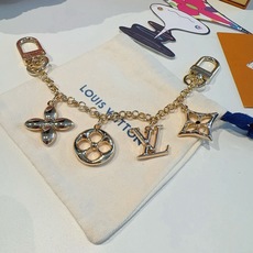 LV钥匙扣 包饰 包包挂件 金色&银色 M01188 SPring Street Chain 包饰将 Monogram LV钥匙扣 包饰 包包挂件 金色&银色 M01188 SPring Street Chain 包饰将 Monogram