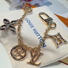 LV钥匙扣 包饰 包包挂件 金色&银色 M01188 SPring Street Chain 包饰将 Monogram LV钥匙扣 包饰 包包挂件 金色&银色 M01188 SPring Street Chain 包饰将 Monogram