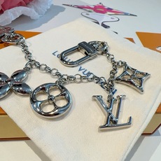 LV钥匙扣 包饰 包包挂件 金色&银色 M01188 SPring Street Chain 包饰将 Monogram LV钥匙扣 包饰 包包挂件 金色&银色 M01188 SPring Street Chain 包饰将 Monogram