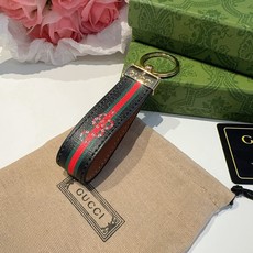 🔥爆款推荐 古驰Gucci钥匙扣 车钥匙挂件包包挂饰 DauPhine Dragonne 钥匙扣彰显金属匠艺与品牌经典 🔥爆款推荐 古驰Gucci钥匙扣 车钥匙挂件包包挂饰 DauPhine Dragonne 钥匙扣彰显金属匠艺与品牌经典