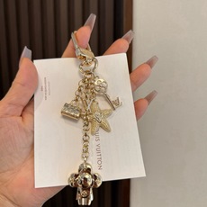 🔥LV钥匙扣 多元素新款钥匙扣 包包挂件包饰 SPring Street Chain 包饰将 Monogram 小海星和 🔥LV钥匙扣 多元素新款钥匙扣 包包挂件包饰 SPring Street Chain 包饰将 Monogram 小海星和
