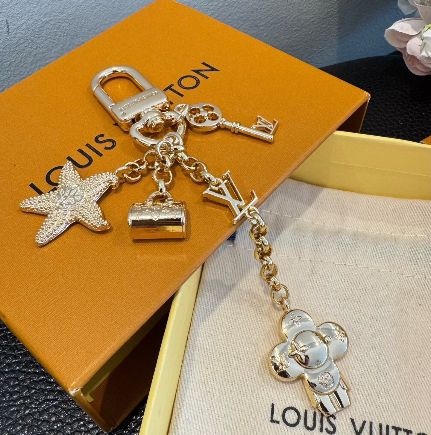 🔥LV钥匙扣 多元素新款钥匙扣 包包挂件包饰 SPring Street Chain 包饰将 Monogram 小海星和