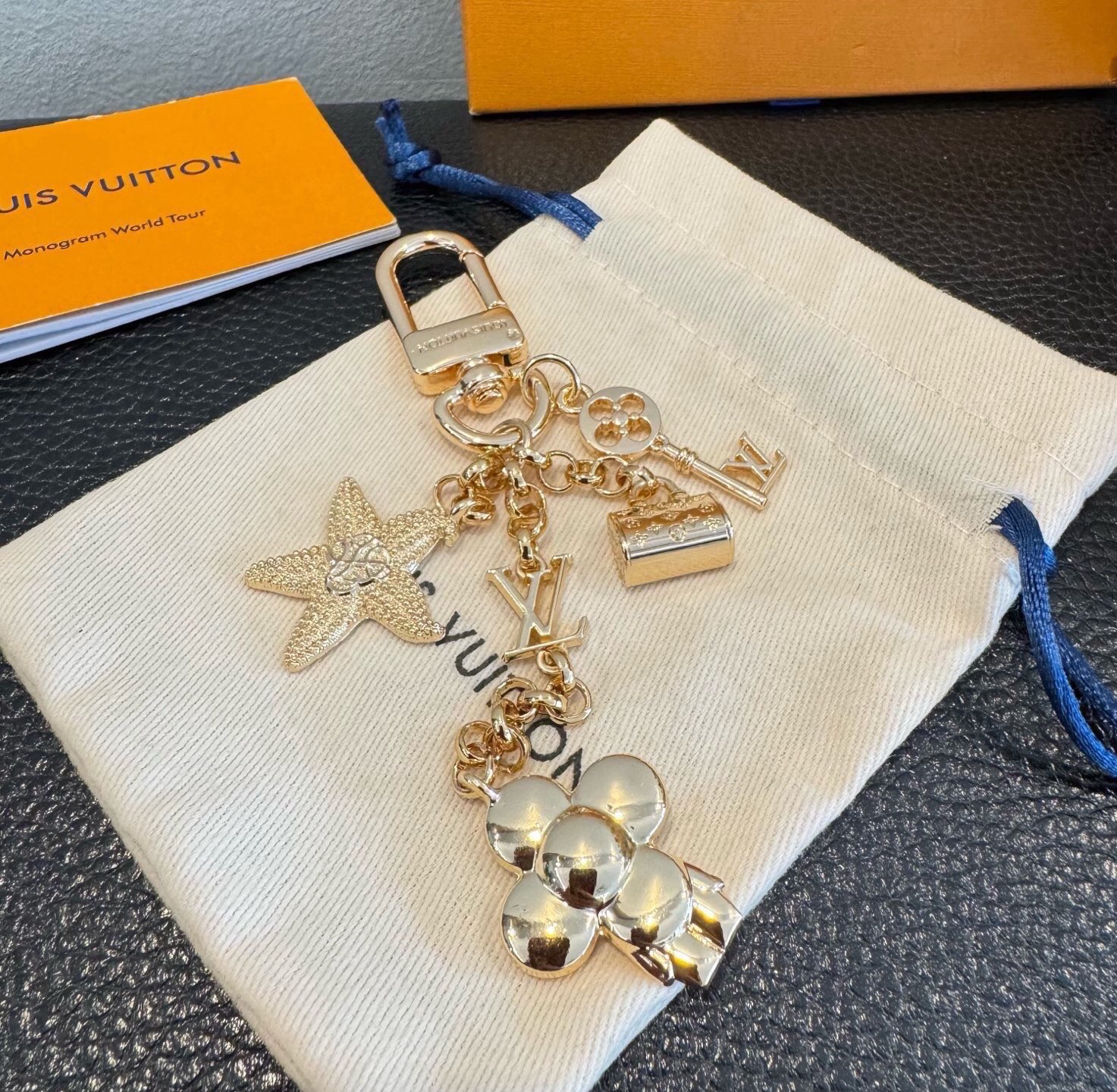 🔥LV钥匙扣 多元素新款钥匙扣 包包挂件包饰 SPring Street Chain 包饰将 Monogram 小海星和