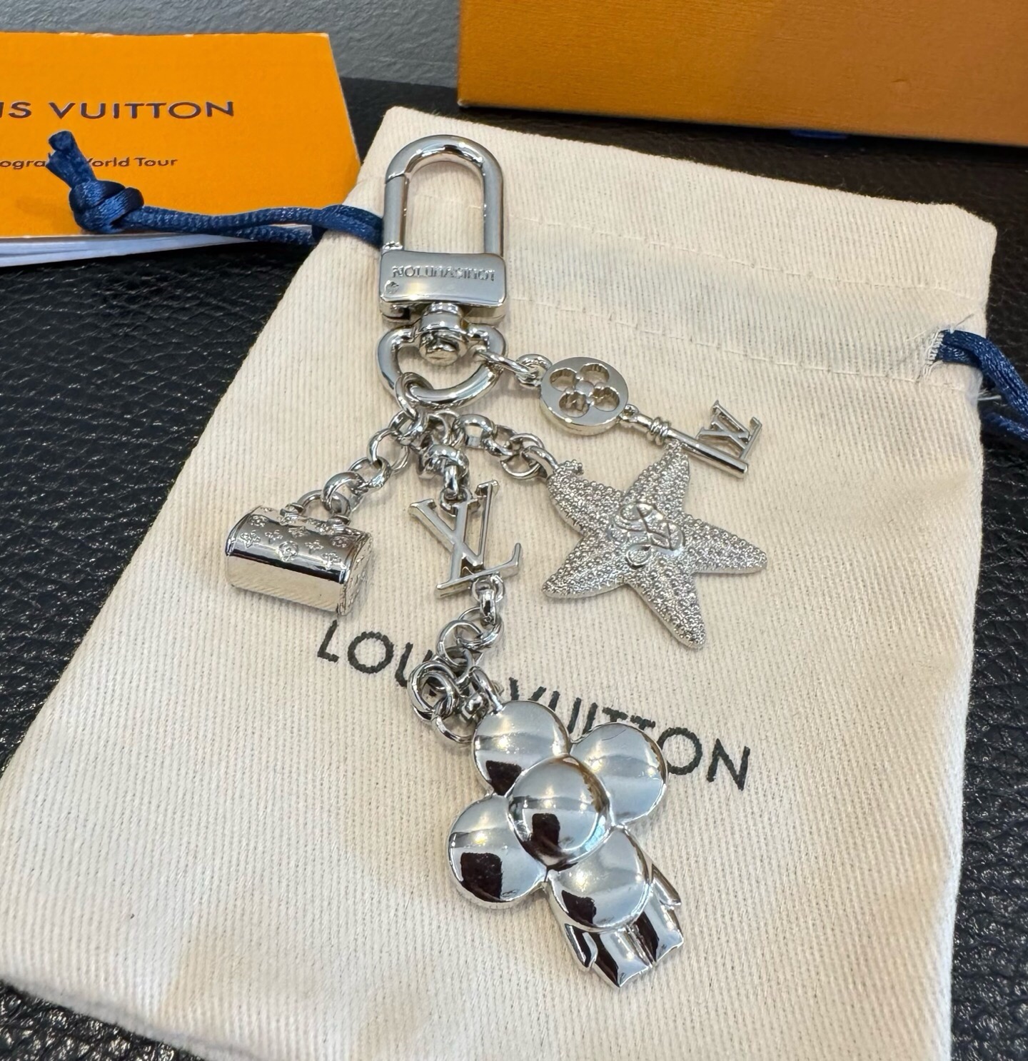 🔥LV钥匙扣 多元素新款钥匙扣 包包挂件包饰 SPring Street Chain 包饰将 Monogram 小海星和