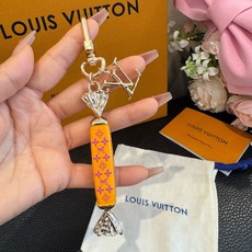 新款 LOUIS VUITTON新款 LV糖果🍬钥匙扣 包包挂件挂饰 钥匙扣 ☀本款 LV Sweets 包饰汲取童年欢 新款 LOUIS VUITTON新款 LV糖果🍬钥匙扣 包包挂件挂饰 钥匙扣 ☀本款 LV Sweets 包饰汲取童年欢