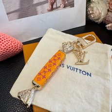 新款 LOUIS VUITTON新款 LV糖果🍬钥匙扣 包包挂件挂饰 钥匙扣 ☀本款 LV Sweets 包饰汲取童年欢 新款 LOUIS VUITTON新款 LV糖果🍬钥匙扣 包包挂件挂饰 钥匙扣 ☀本款 LV Sweets 包饰汲取童年欢
