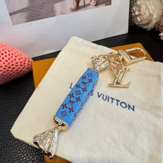 新款 LOUIS VUITTON新款 LV糖果🍬钥匙扣 包包挂件挂饰 钥匙扣 ☀本款 LV Sweets 包饰汲取童年欢 新款 LOUIS VUITTON新款 LV糖果🍬钥匙扣 包包挂件挂饰 钥匙扣 ☀本款 LV Sweets 包饰汲取童年欢