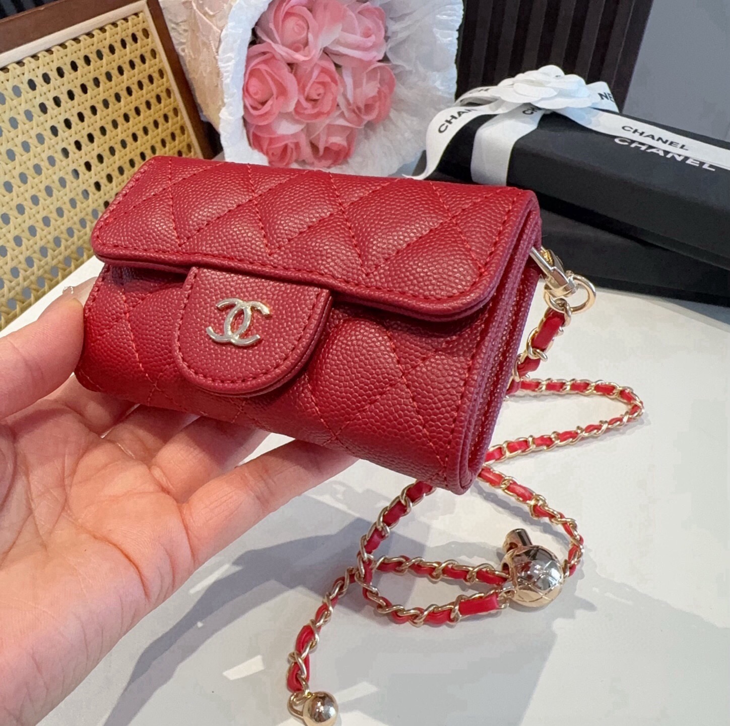 ❤️香奈儿CHANEL 金球mini斜挎包包 零钱包👛搭配金球链条⛓️挂绳可拆卸❤️可放耳机 纸巾 口红💄 钥匙 等小物
