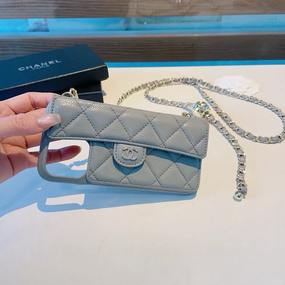 💃CHANEL💠香奈儿火爆时尚圈的手机壳  真香系列 热爆美拉德色系 专柜同款⛓链条双C小金球可调节链条长度 鱼子酱皮菱