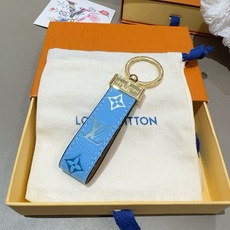 🔥爆款推荐 驴家牛皮压花渐变钥匙扣 LV钥匙扣 车钥匙挂件包包挂饰 DauPhine Dragonne 钥匙扣彰显金属 🔥爆款推荐 驴家牛皮压花渐变钥匙扣 LV钥匙扣 车钥匙挂件包包挂饰 DauPhine Dragonne 钥匙扣彰显金属