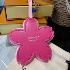 🔥lv钥匙扣 大号包包挂件,Louis Vuitton 路易威登 樱花🌸 LV X TM CHERRY BLOSSOM 🔥lv钥匙扣 大号包包挂件,Louis Vuitton 路易威登 樱花🌸 LV X TM CHERRY BLOSSOM