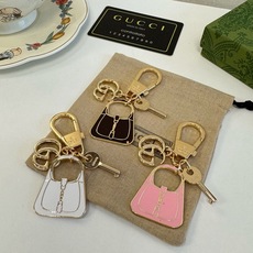 🔥 Gucci 古驰钥匙扣 包包挂件挂饰 ☀️俏皮可爱的手袋挂饰👛造型设计 🔥 Gucci 古驰钥匙扣 包包挂件挂饰 ☀️俏皮可爱的手袋挂饰👛造型设计