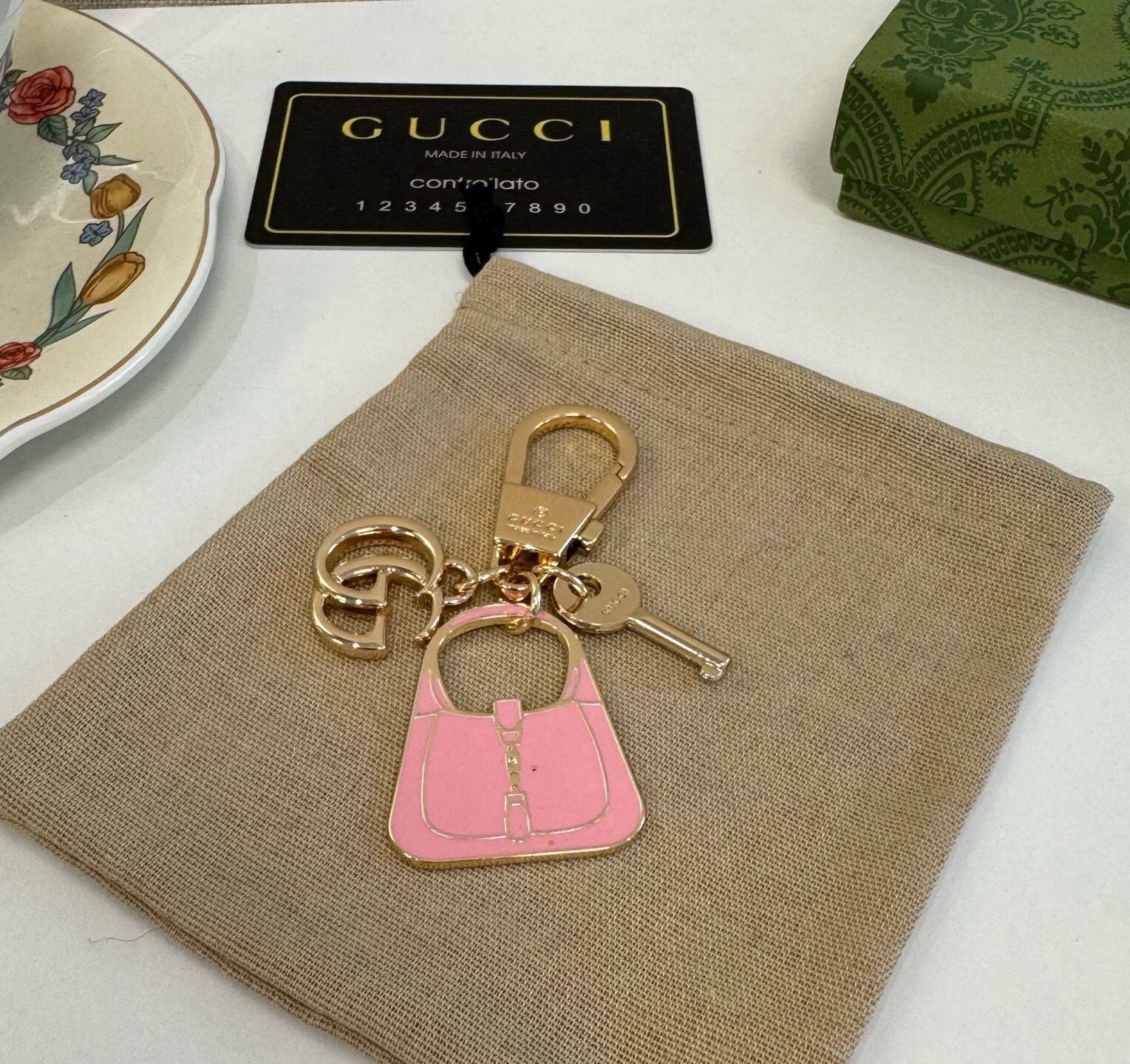 🔥 Gucci 古驰钥匙扣 包包挂件挂饰  ☀️俏皮可爱的手袋挂饰👛造型设计