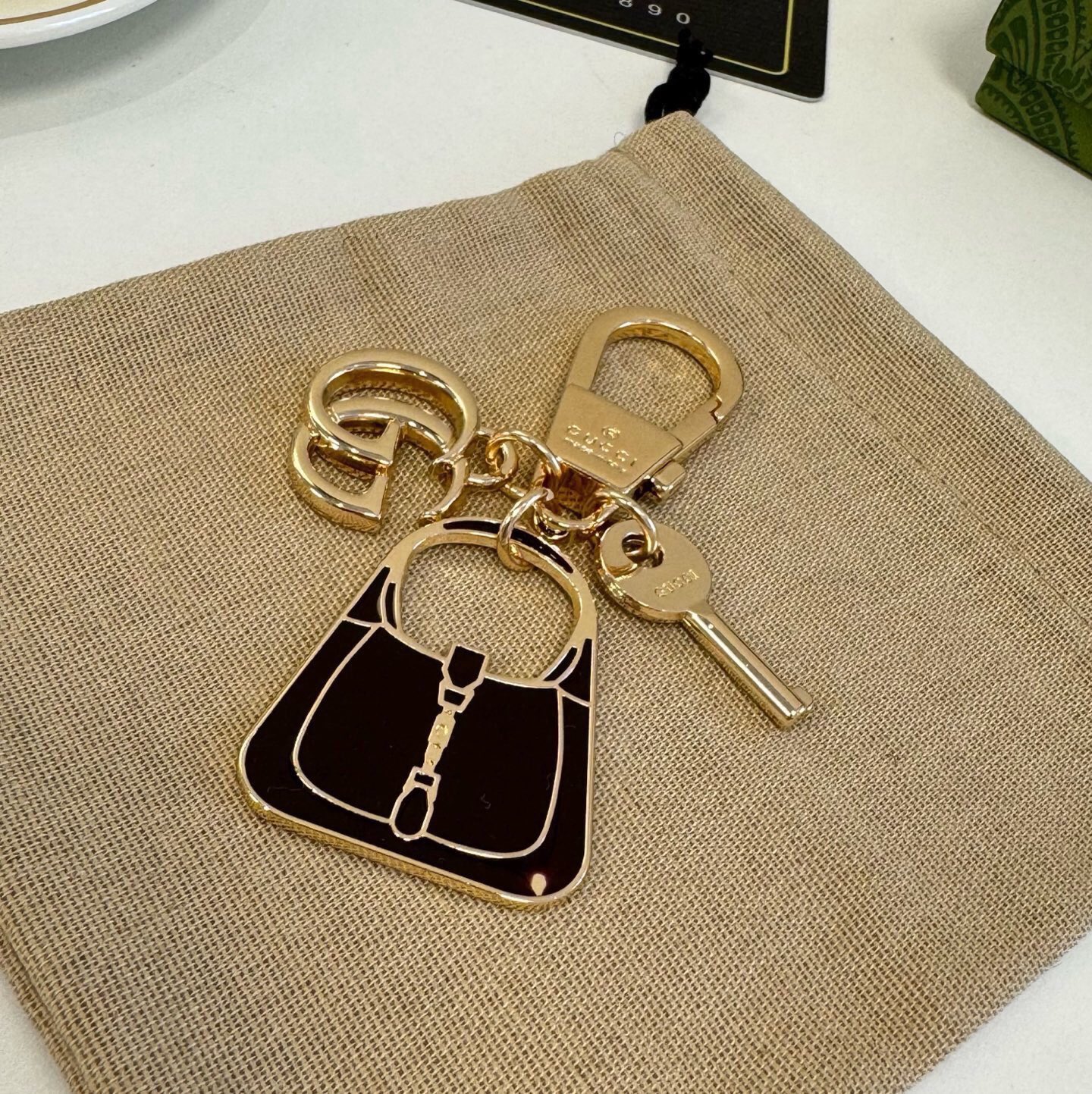 🔥 Gucci 古驰钥匙扣 包包挂件挂饰  ☀️俏皮可爱的手袋挂饰👛造型设计