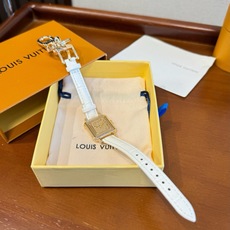 新款 LOUIS VUITTON新款 LV WATCH 手表⌚钥匙扣 包饰与钥匙扣 包挂钥匙扣包包挂饰 ☀ 本款 LV 新款 LOUIS VUITTON新款 LV WATCH 手表⌚钥匙扣 包饰与钥匙扣 包挂钥匙扣包包挂饰 ☀ 本款 LV