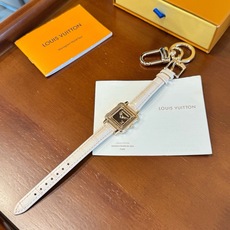 新款 LOUIS VUITTON新款 LV WATCH 手表⌚钥匙扣 包饰与钥匙扣 包挂钥匙扣包包挂饰 ☀ 本款 LV 新款 LOUIS VUITTON新款 LV WATCH 手表⌚钥匙扣 包饰与钥匙扣 包挂钥匙扣包包挂饰 ☀ 本款 LV