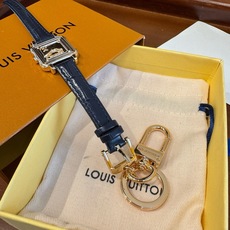 新款 LOUIS VUITTON新款 LV WATCH 手表⌚钥匙扣 包饰与钥匙扣 包挂钥匙扣包包挂饰 ☀ 本款 LV 新款 LOUIS VUITTON新款 LV WATCH 手表⌚钥匙扣 包饰与钥匙扣 包挂钥匙扣包包挂饰 ☀ 本款 LV