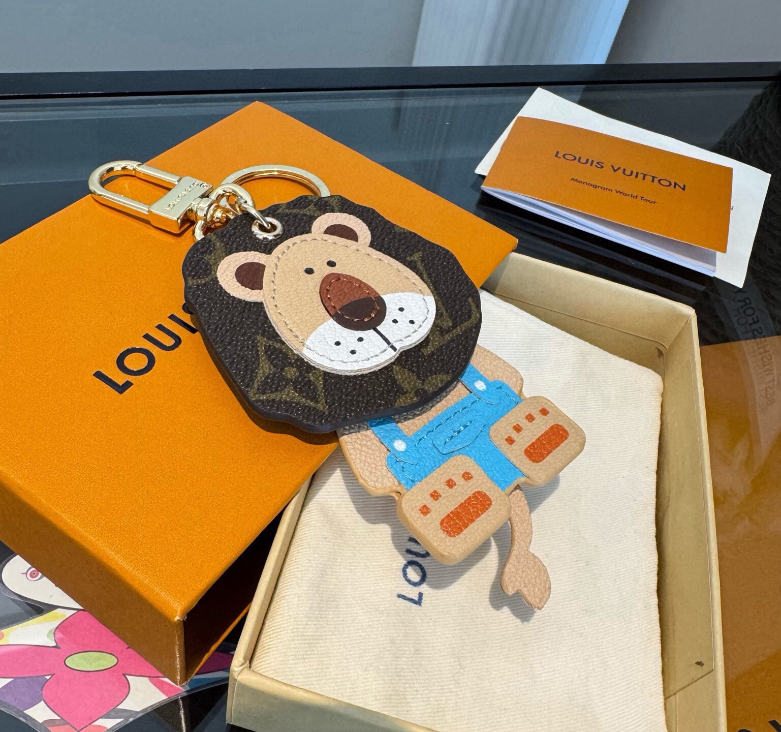 ❗新品❗Lv钥匙扣 灵动狮子🦁️挂饰 独家原单 LOUIS VUITTON 新款 老花狮子🦁钥匙扣 包包挂件  身子 尾