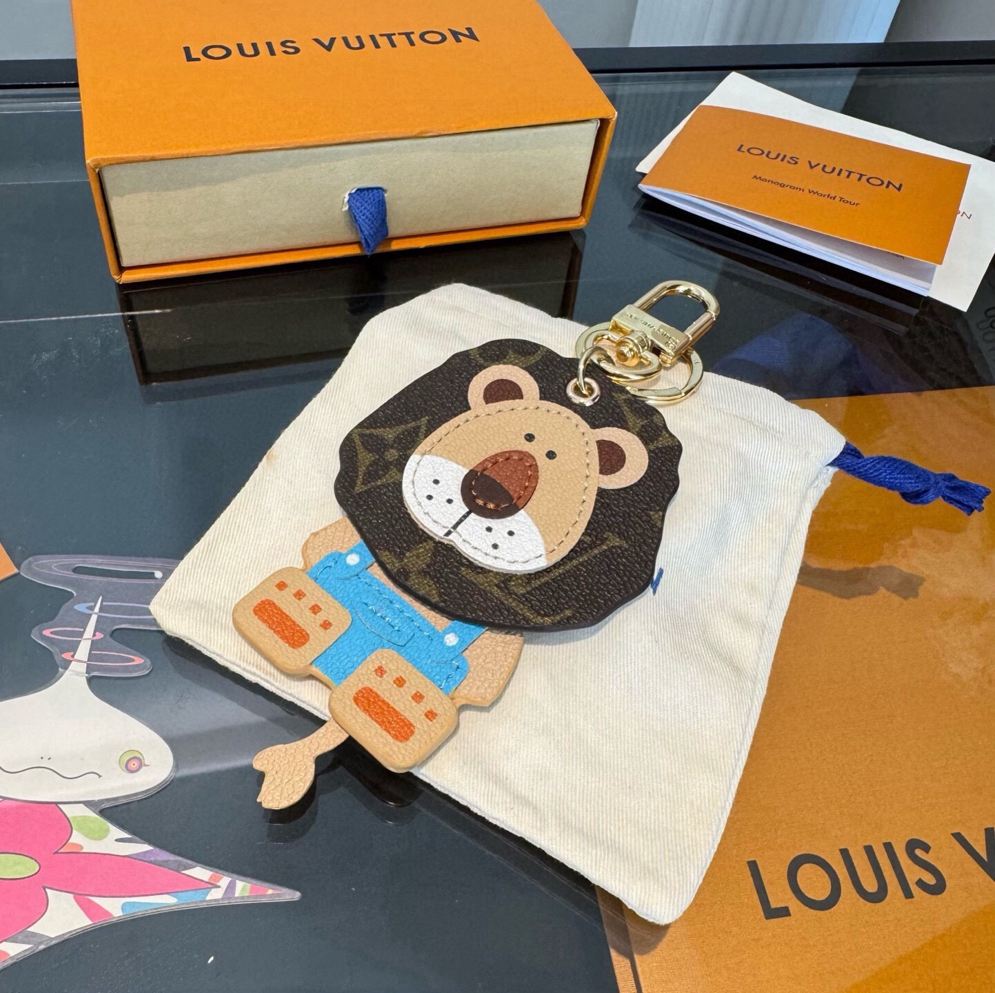 ❗新品❗Lv钥匙扣 灵动狮子🦁️挂饰 独家原单 LOUIS VUITTON 新款 老花狮子🦁钥匙扣 包包挂件  身子 尾