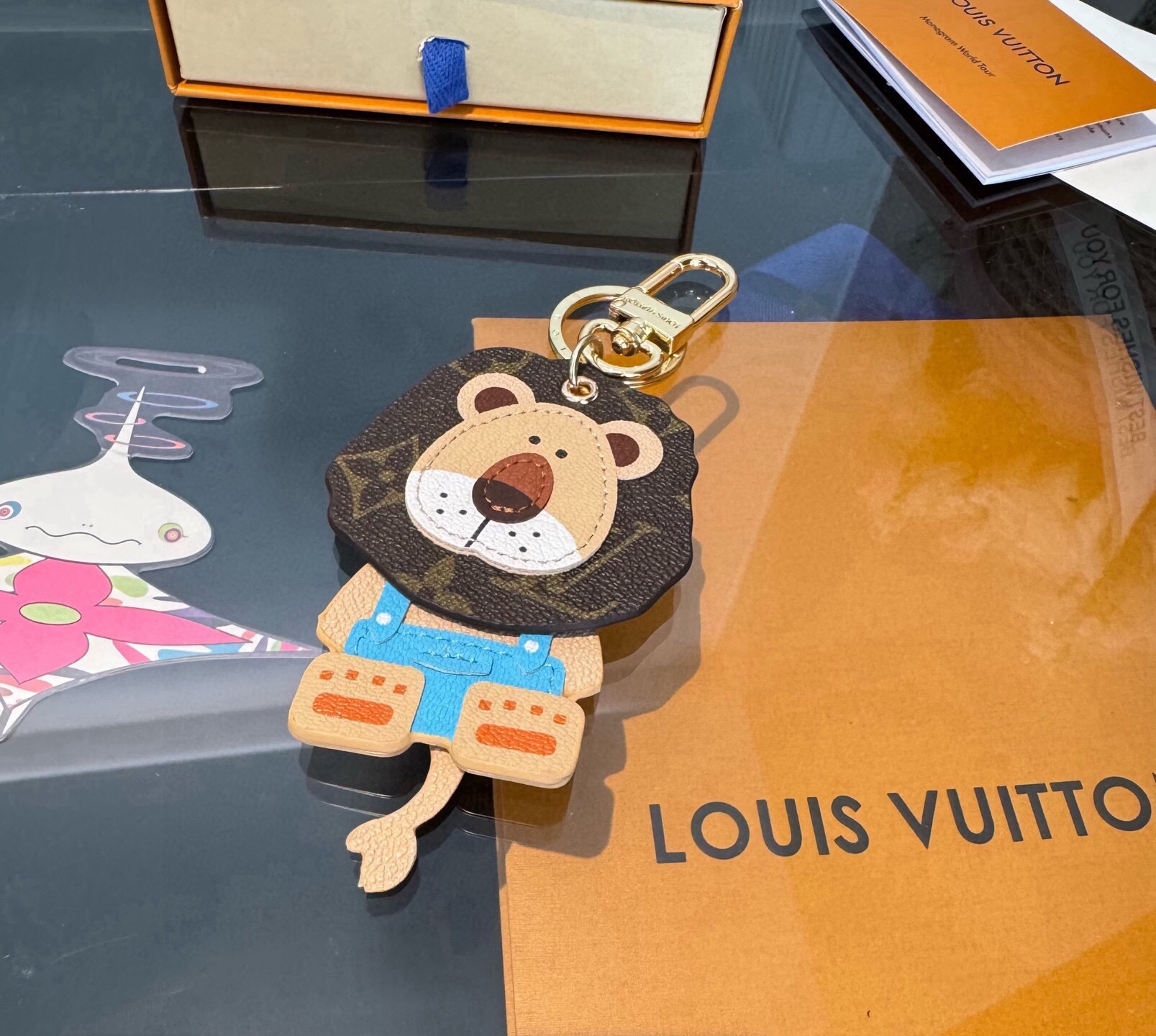 ❗新品❗Lv钥匙扣 灵动狮子🦁️挂饰 独家原单 LOUIS VUITTON 新款 老花狮子🦁钥匙扣 包包挂件  身子 尾