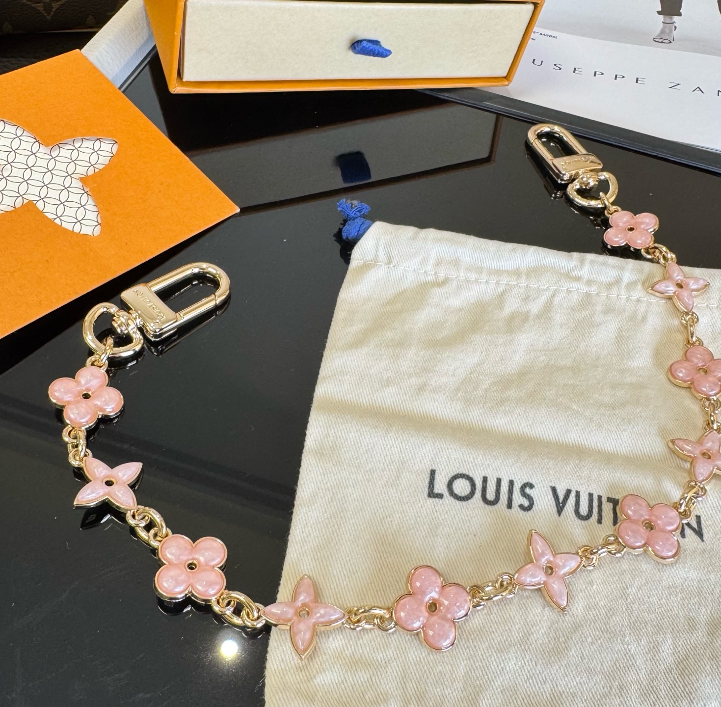 长链🔥LV 钥匙扣 包链 包包延长链条挂件SPring Street 包饰与钥匙扣 包包挂件 配饰 珐琅路易威登元素造型