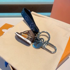 🔥LV经典老花棋格钥匙扣 钥匙扣➕联名nike迷你鞋子挂件时尚个性!车钥匙挂件 包包挂件配饰 Monogram 帆布不 🔥LV经典老花棋格钥匙扣 钥匙扣➕联名nike迷你鞋子挂件时尚个性!车钥匙挂件 包包挂件配饰 Monogram 帆布不