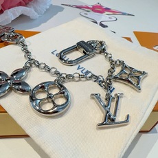 LV钥匙扣 包饰 包包挂件 金色&银色 M01188 SPring Street Chain 包饰将 Monogram LV钥匙扣 包饰 包包挂件 金色&银色 M01188 SPring Street Chain 包饰将 Monogram