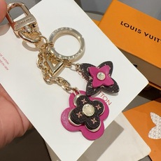 🔥LOUIS VUITTON官网钥匙扣 LV经典四瓣花设计,63084 包饰🌹钥匙扣 原版开模代购级品质, 合金金水电 🔥LOUIS VUITTON官网钥匙扣 LV经典四瓣花设计,63084 包饰🌹钥匙扣 原版开模代购级品质, 合金金水电