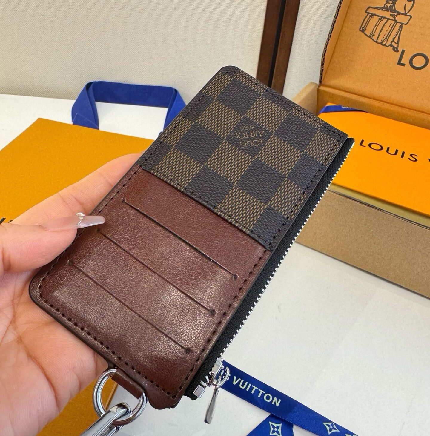 LV卡包零钱包 手腕带挂绳多个卡位 官网同步  