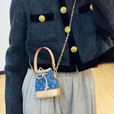 配链条❗️新品❗️ MICRO NOE 包饰 斜挎mini包包钥匙扣 Louis Vuitton 路易威登lv迷你牛仔水 配链条❗️新品❗️ MICRO NOE 包饰 斜挎mini包包钥匙扣 Louis Vuitton 路易威登lv迷你牛仔水