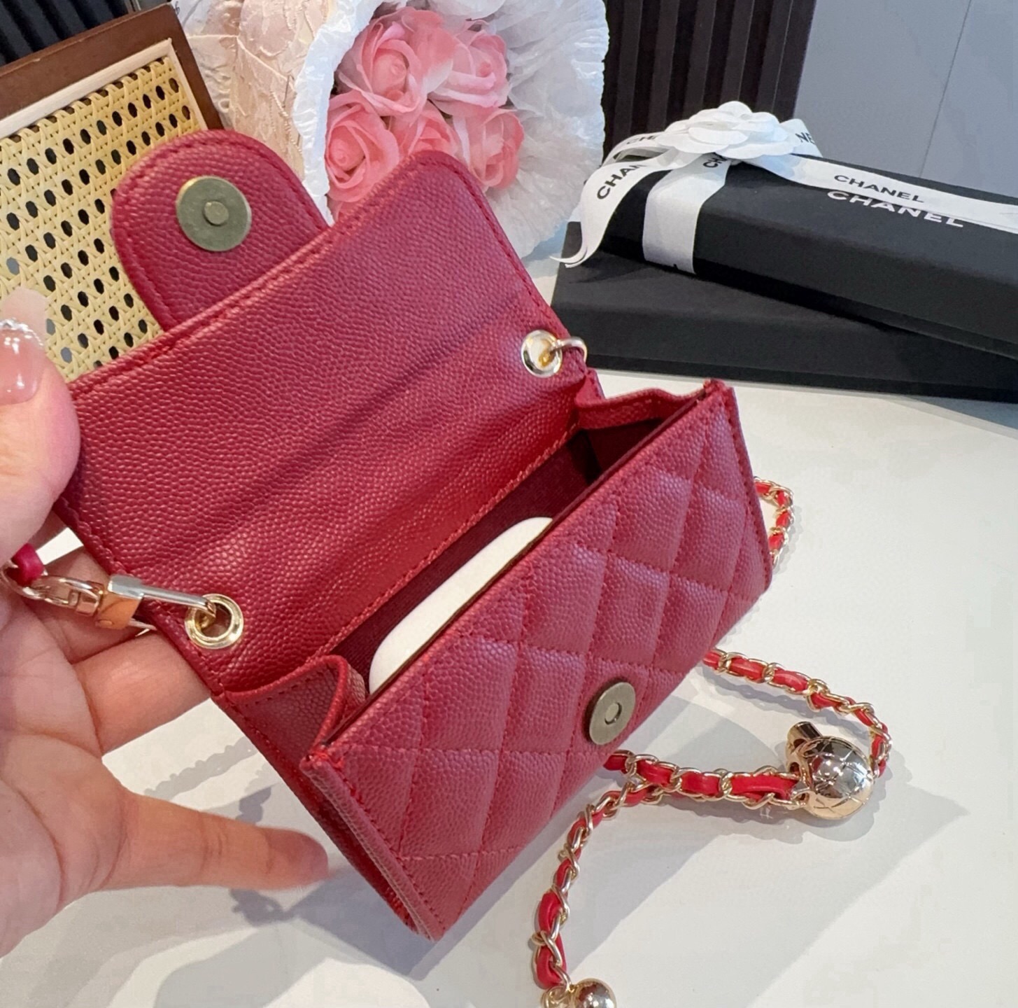 ❤️香奈儿CHANEL 金球mini斜挎包包 零钱包👛搭配金球链条⛓️挂绳可拆卸❤️可放耳机 纸巾 口红💄 钥匙 等小物