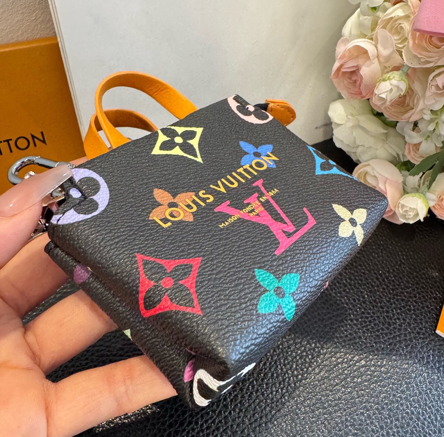 🔥Lv购物袋mini零钱包 👛耳机🎧包 ✨可装口红💄零钱等Mini小拎包，可挂包包上 腰带上 小巧精致💸潮流高档小包包