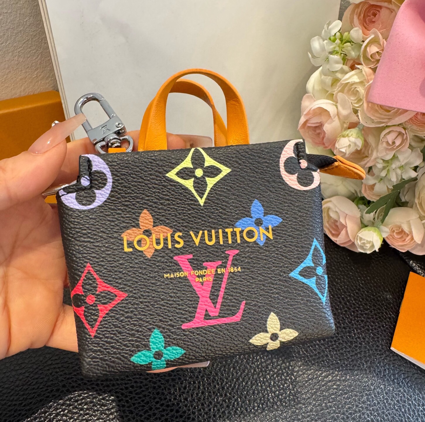 🔥Lv购物袋mini零钱包 👛耳机🎧包 ✨可装口红💄零钱等Mini小拎包，可挂包包上 腰带上 小巧精致💸潮流高档小包包