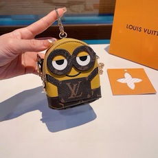 ❗原单货 ☀ LOUIS VUITTON 小黄人链条斜挎小包,mini包包 可装银行卡💄蓝牙耳机…钥匙扣零钱包 耳机包 ❗原单货 ☀ LOUIS VUITTON 小黄人链条斜挎小包,mini包包 可装银行卡💄蓝牙耳机…钥匙扣零钱包 耳机包