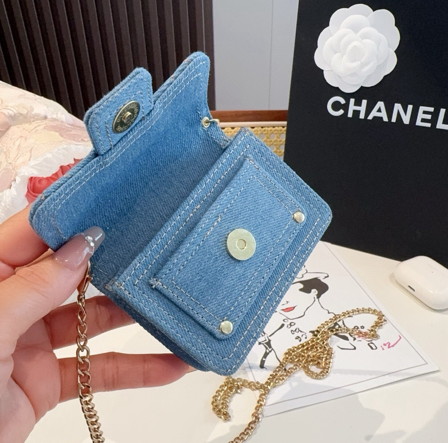 ❤️香奈儿CHANEL官网新款mini斜挎包包 零钱包👛搭配链条 可拆卸❤️可放耳机 纸巾 口红💄 钥匙 等小物件  尺