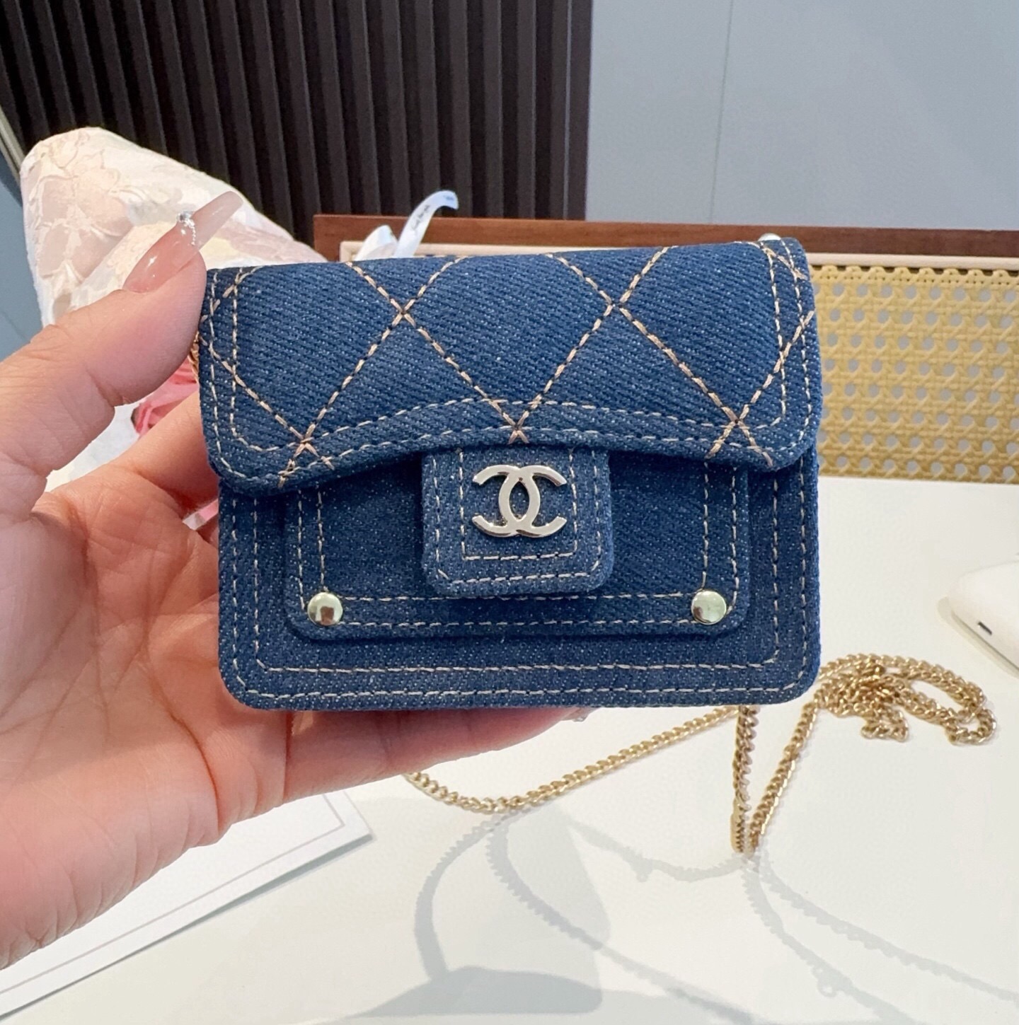❤️香奈儿CHANEL官网新款mini斜挎包包 零钱包👛搭配链条 可拆卸❤️可放耳机 纸巾 口红💄 钥匙 等小物件  尺