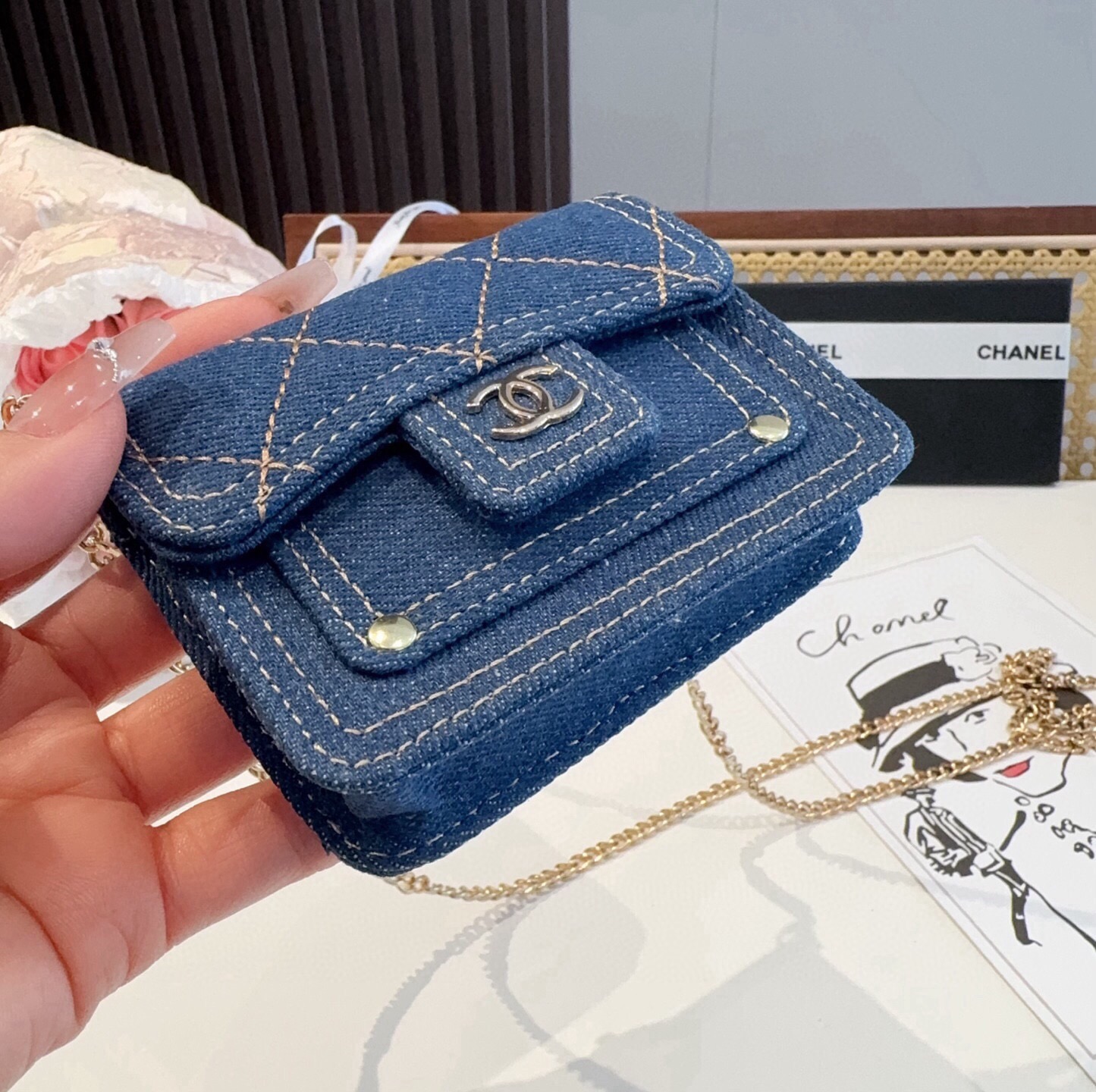 ❤️香奈儿CHANEL官网新款mini斜挎包包 零钱包👛搭配链条 可拆卸❤️可放耳机 纸巾 口红💄 钥匙 等小物件  尺