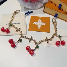 多颗🍒包链 LV X TM CERISE 多颗樱桃🍒链条包饰包包挂链 LV 钥匙扣 x TM LV Cerise链条 多颗🍒包链 LV X TM CERISE 多颗樱桃🍒链条包饰包包挂链 LV 钥匙扣 x TM LV Cerise链条