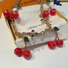 多颗🍒包链 LV X TM CERISE 多颗樱桃🍒链条包饰包包挂链 LV 钥匙扣 x TM LV Cerise链条 多颗🍒包链 LV X TM CERISE 多颗樱桃🍒链条包饰包包挂链 LV 钥匙扣 x TM LV Cerise链条