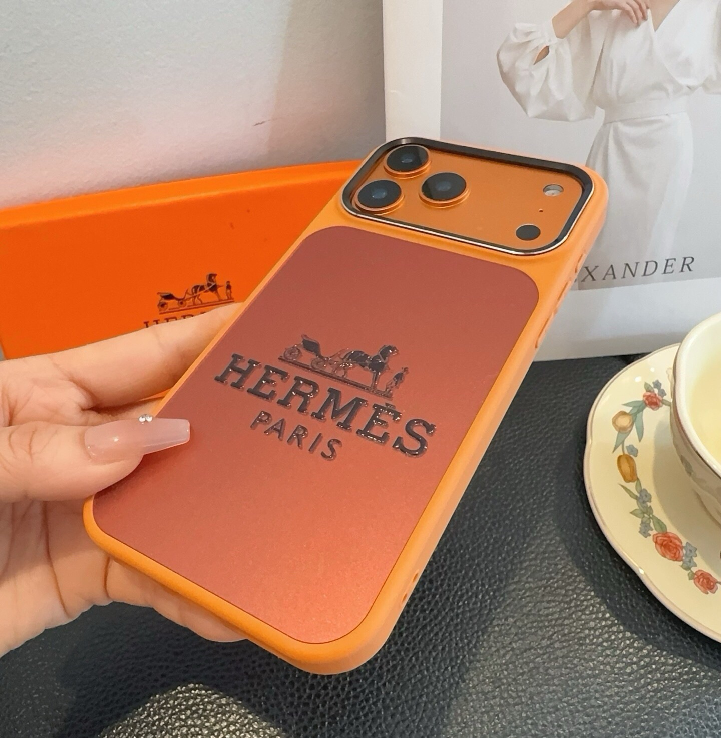🔥上新🆕星宇橙🧡爱马仕手机壳 水晶闪粉浮雕高光金属镜头圈软边全包 型号:为了不出现报错型号,请打开本机查看手机设置显示的 🔥上新🆕星宇橙🧡爱马仕手机壳 水晶闪粉浮雕高光金属镜头圈软边全包 型号:为了不出现报错型号,请打开本机查看手机设置显示的