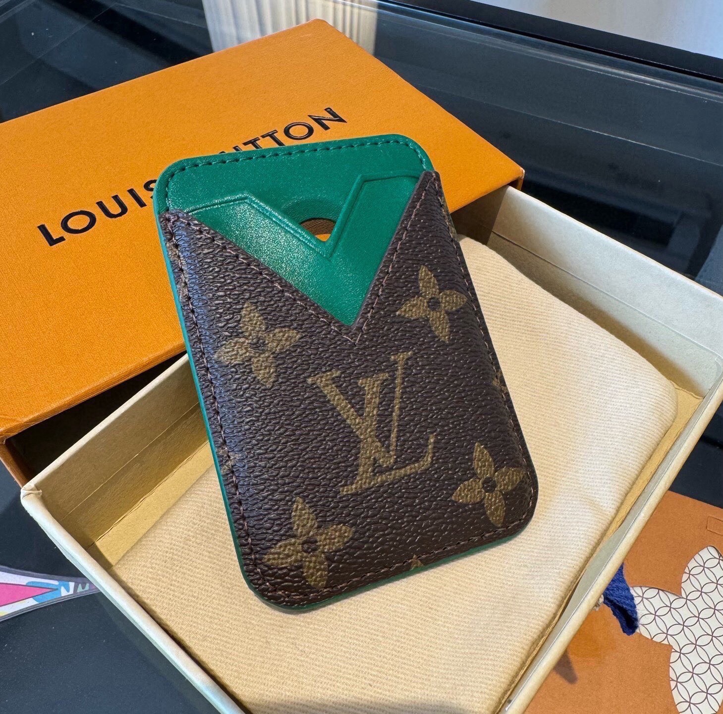 🔥LV官网磁吸卡包  手机磁吸卡包 顶级高品质[强]磁吸式卡夹，尺寸：长6.5*高9.5*宽0.5厘米