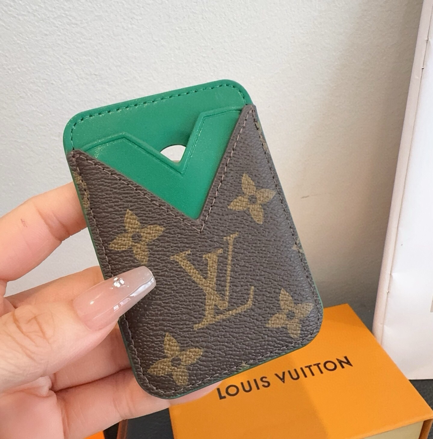 🔥LV官网磁吸卡包  手机磁吸卡包 顶级高品质[强]磁吸式卡夹，尺寸：长6.5*高9.5*宽0.5厘米