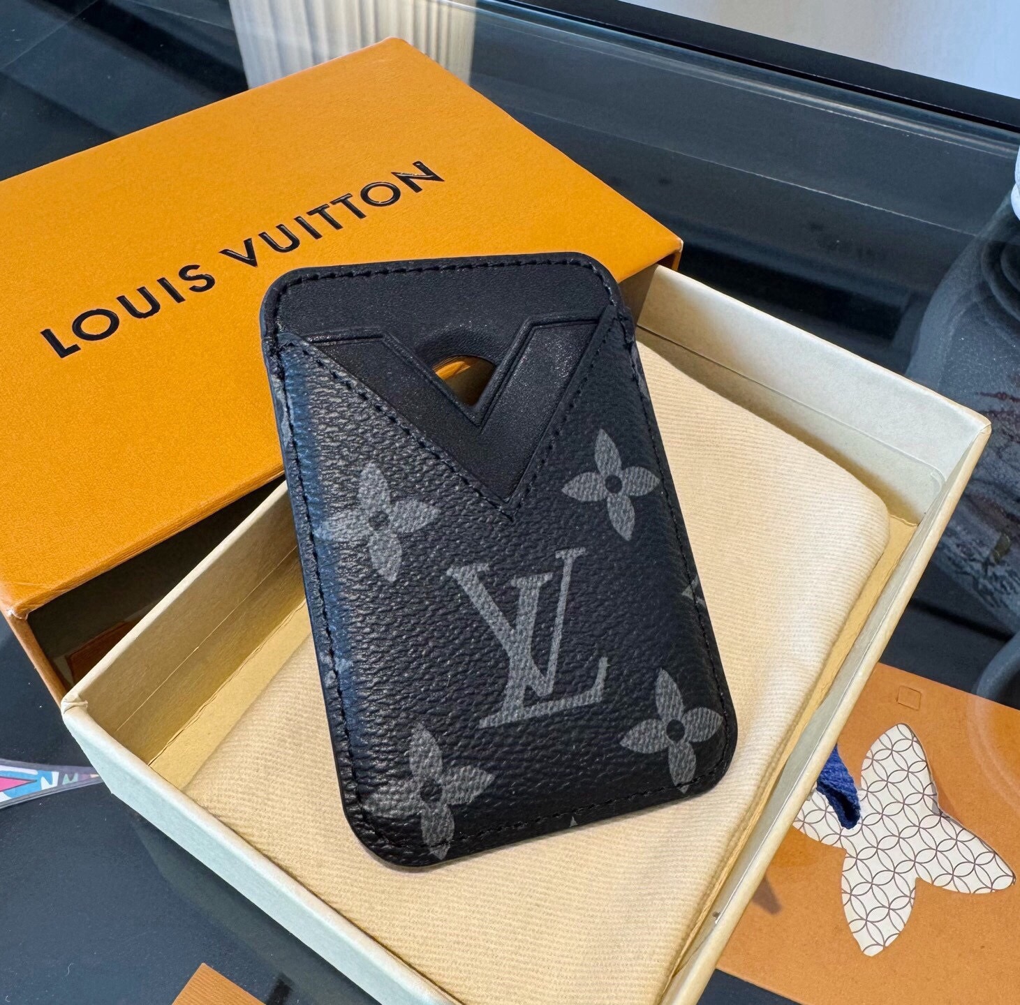 🔥LV官网磁吸卡包  手机磁吸卡包 顶级高品质[强]磁吸式卡夹，尺寸：长6.5*高9.5*宽0.5厘米