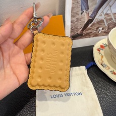 LV钥匙扣 BISCUIT 包饰与钥匙扣 Louis Vuitton 路易威登LV饼干钥匙扣挂件挂饰 原版logo LV LV钥匙扣 BISCUIT 包饰与钥匙扣 Louis Vuitton 路易威登LV饼干钥匙扣挂件挂饰 原版logo LV
