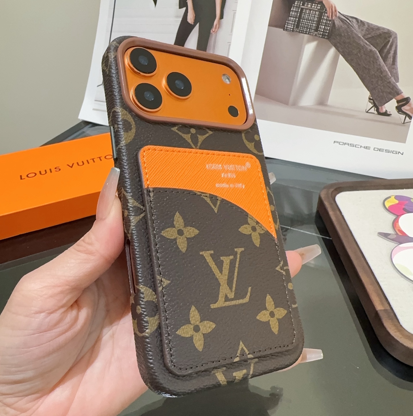 上新🎉🎉🎉🎉 LV老花卡包手机壳官网同步经典老花手机壳 卡包 型号：为了不出现报错型号，请打开本机查看手机设置显示的型号