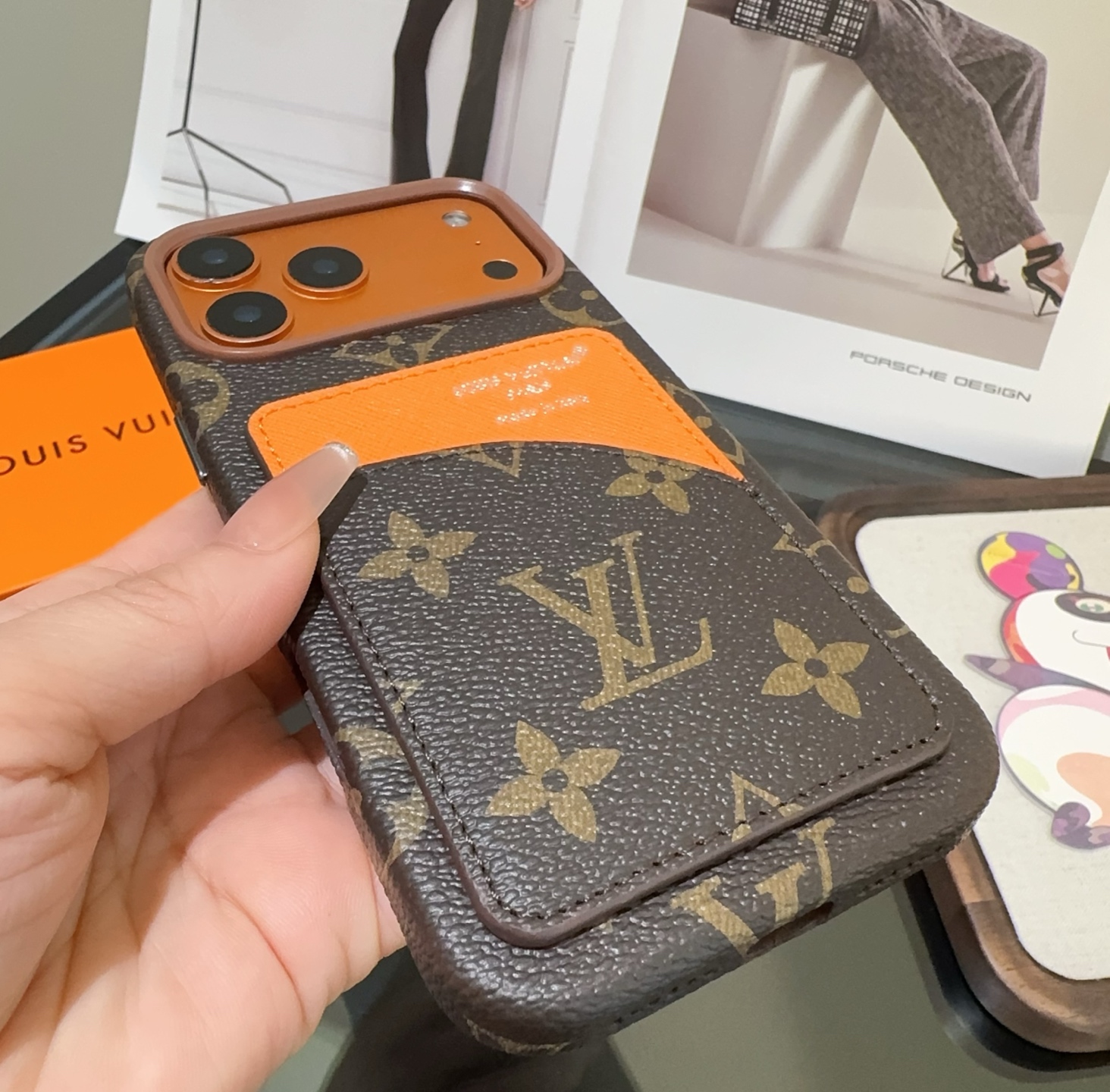 上新🎉🎉🎉🎉 LV老花卡包手机壳官网同步经典老花手机壳 卡包 型号：为了不出现报错型号，请打开本机查看手机设置显示的型号